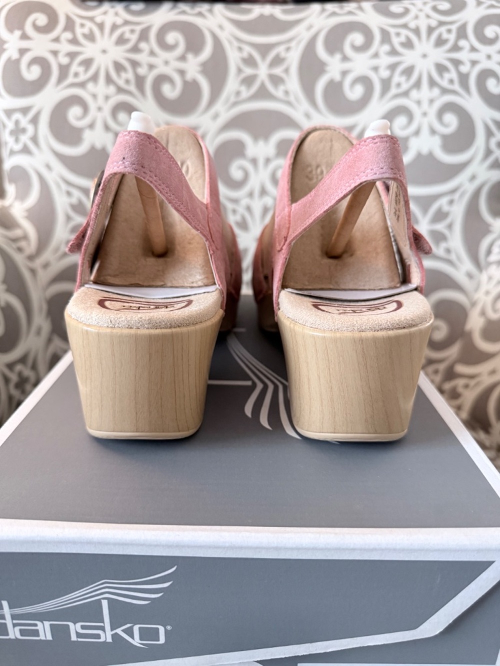 NWT Dansko Season Petal Suede Sandals EU 40 US 9.5 Adjustable Comfort Wedge - Picture 3 of 9